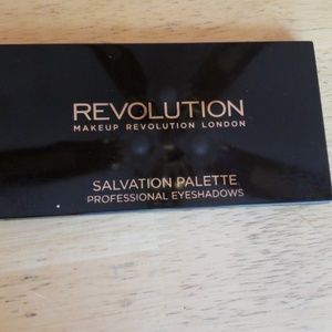 Revolution eyeshadow pallet